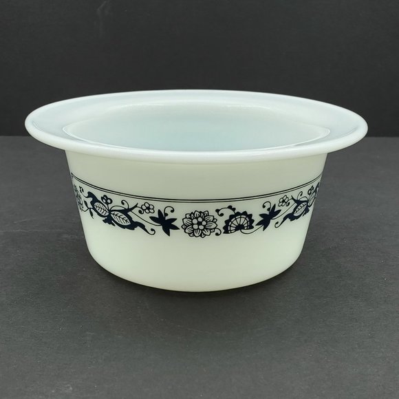 Pyrex Old Town Blue Butter Tub Corningware Blue Onion Bowl - Picture 1 of 8